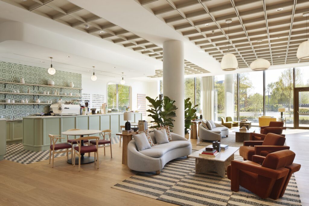 Trinity House: Modern lounge and cafe area, Scottish Property Awards winner.
