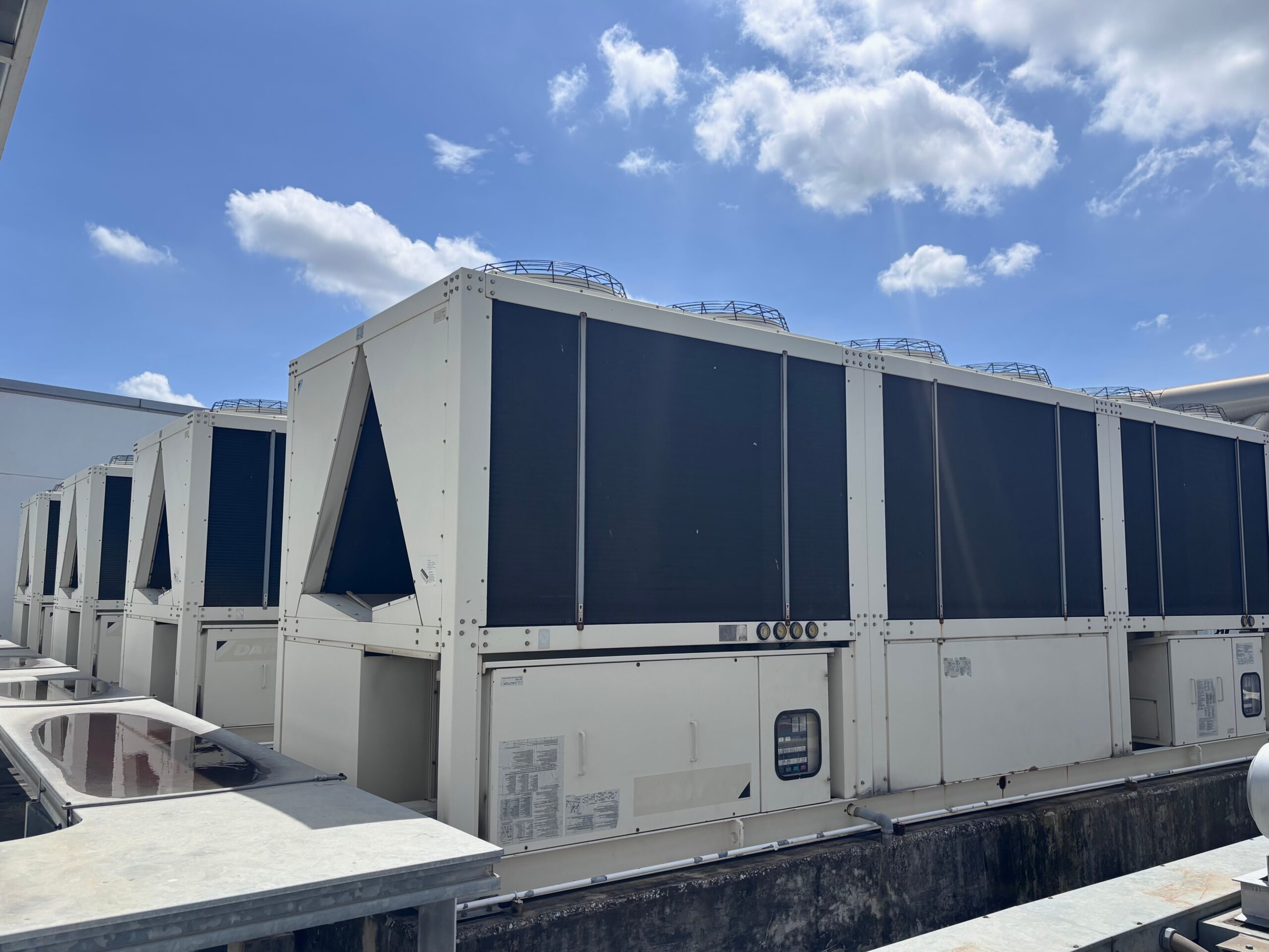 Commercial rooftop air conditioning equipment requiring TM44 inspection and certification